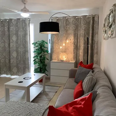Cristi Heights Lägenhet