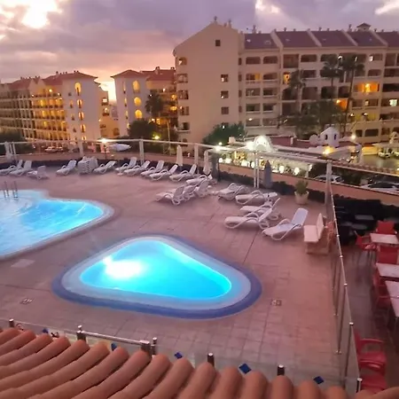 Cristi Heights Apartament *